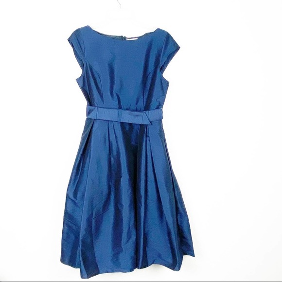 eshakti Dresses & Skirts - ESHAKTI Quincy Navy Belted Back Bow Lined Cap Sleeves Pleated Dress, Size 10
